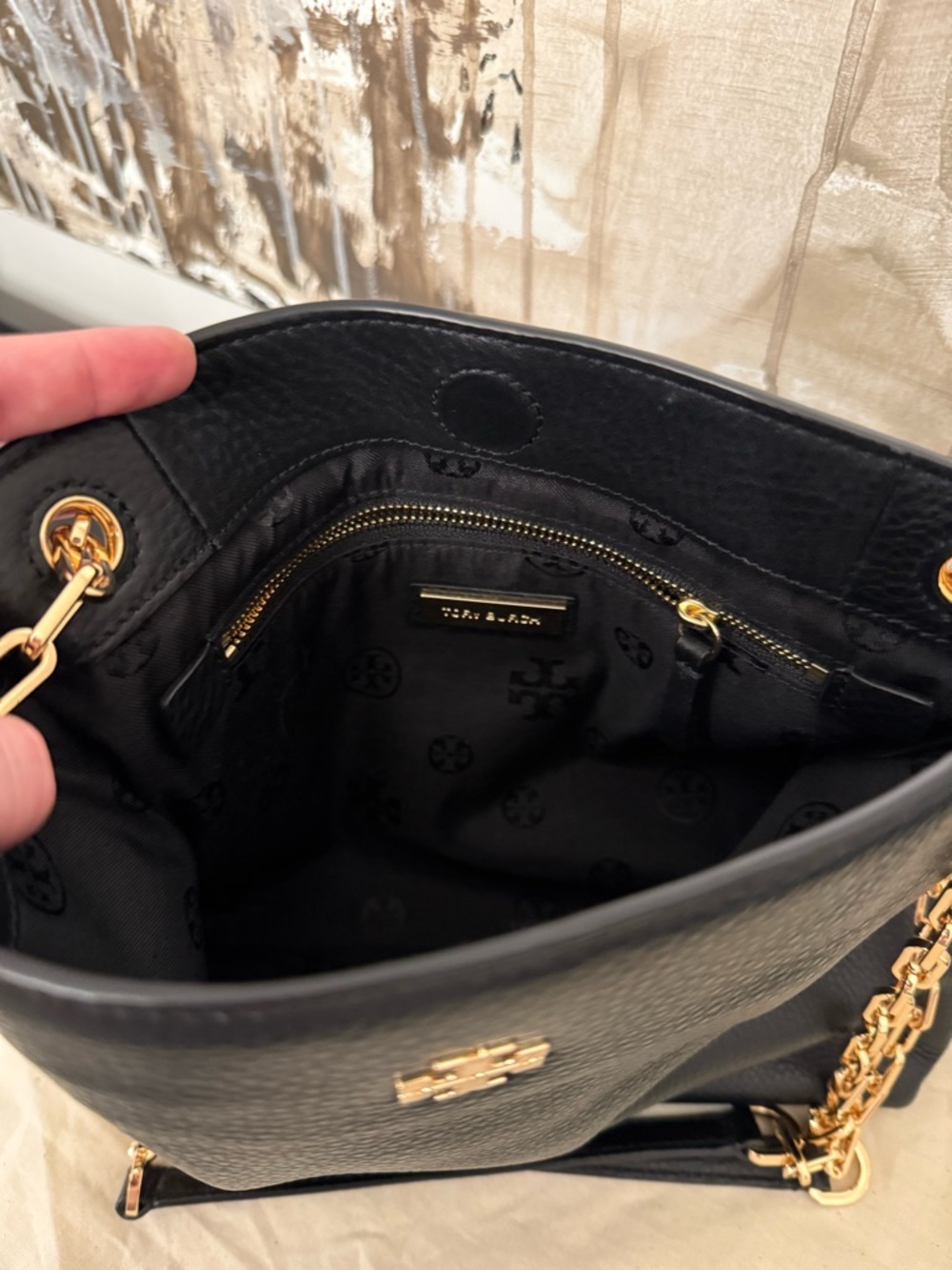 Tory Burch Black Pebbled Leather Shoulder Bag with Gold Chain - Picture 8 of 14